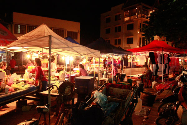 chợ đêm Luang Prabang
