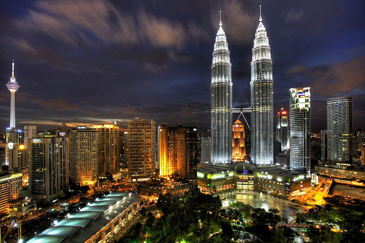 tháp đôi petronat biểu tượng của Malaysia