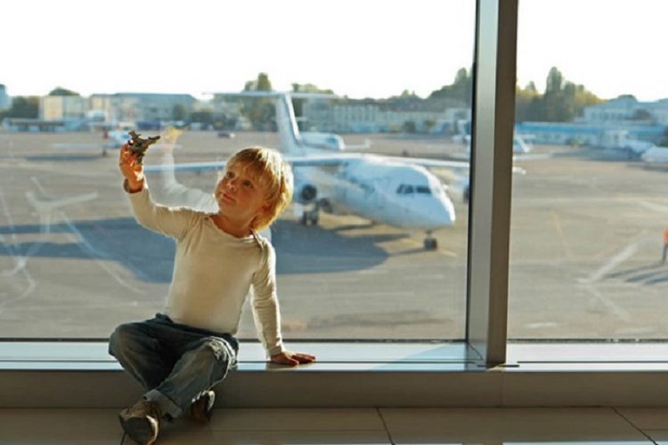 Quy định trẻ em đi máy bay