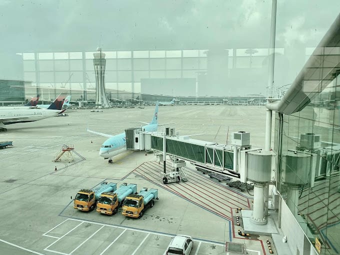 Máy bay hãng Korean Air tại sân bay