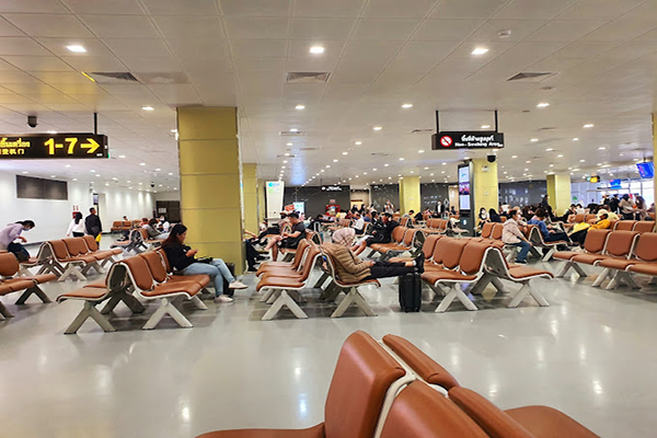 Phòng chờ sân bay DMK