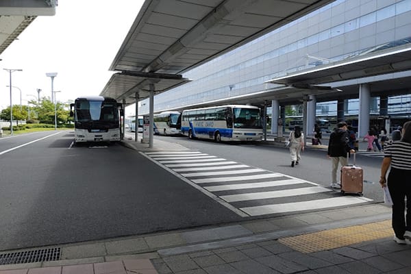 Khu vực đậu xe sân bay Kansai